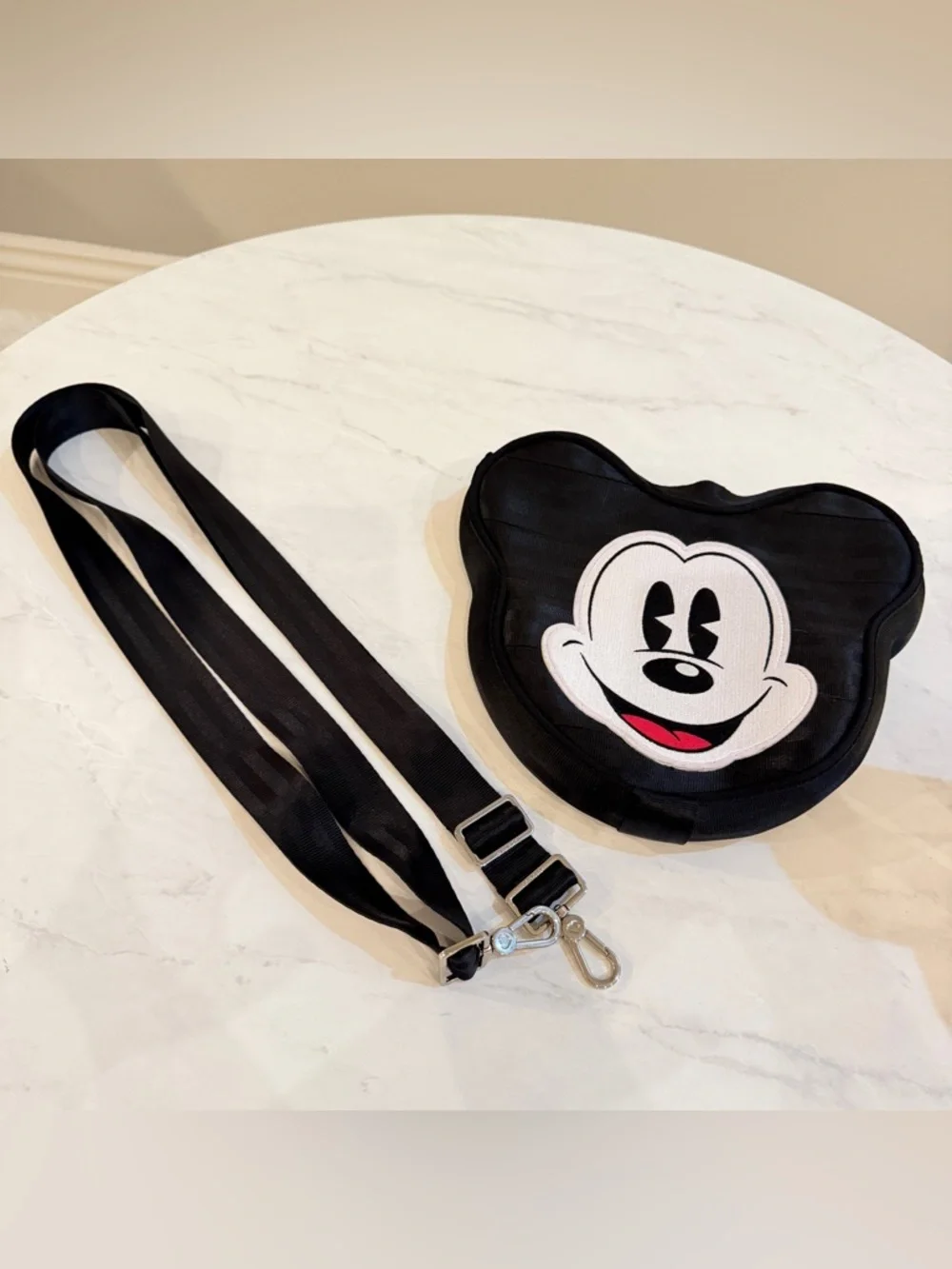 NEW Disney Harvey’s Minnie & Mickey Reversible Bag - Picture 12 of 13